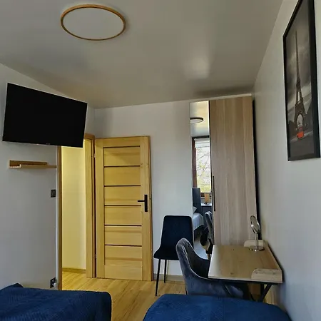 Radiostacja V, Parking Free Hlivice