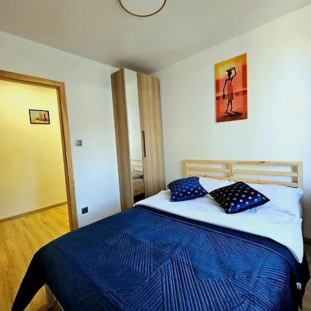 Radiostacja V, Parking Free *