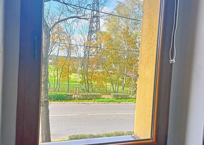 Radiostacja V, Parking Free