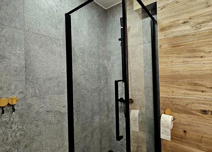 Radiostacja V, Parking Free * غليفيتسه