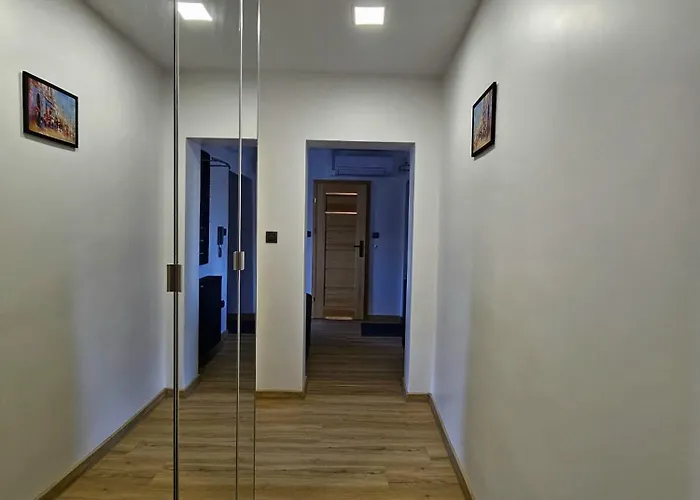 Radiostacja V, Parking Free