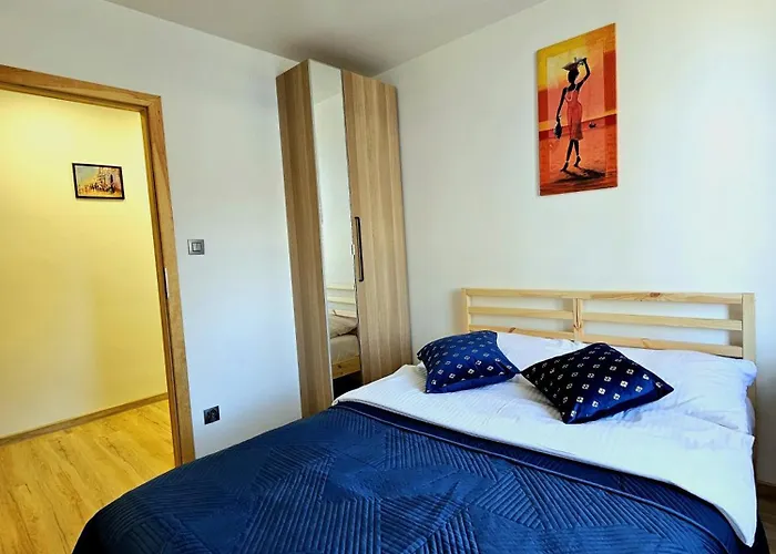 Radiostacja V, Parking Free *